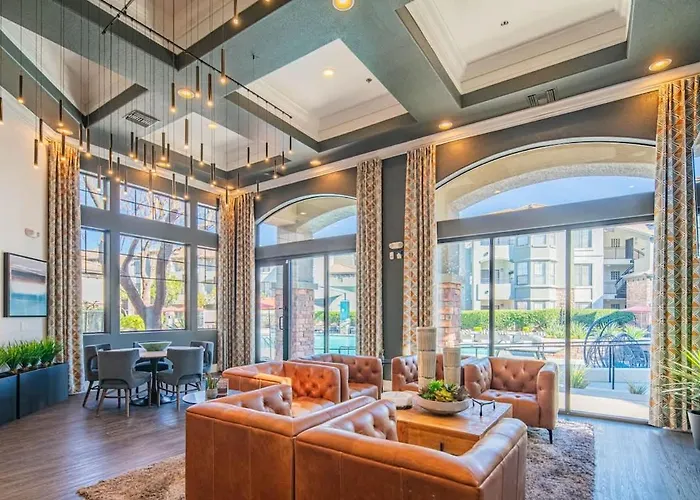 Cozy 1bd Kingbed With Pool Hot Tub Gym Parking Apartment