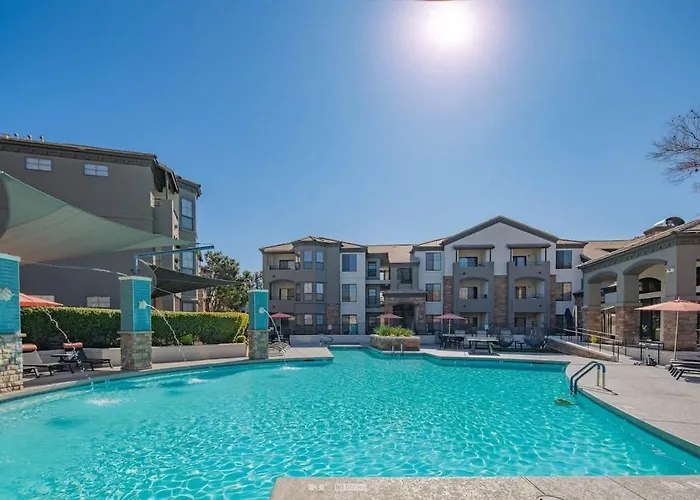 Cozy 1bd Kingbed With Pool Hot Tub Gym Parking Apartment *