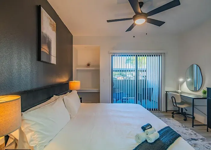 Cozy 1bd Kingbed With Pool Hot Tub Gym Parking Apartament *
