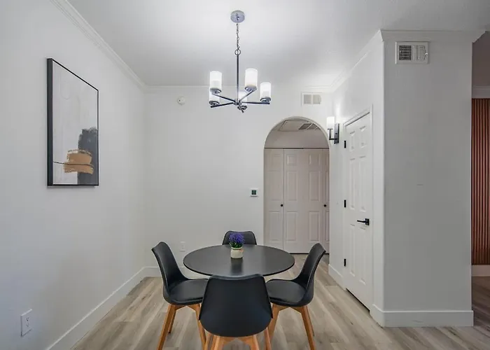 Cozy 1bd Kingbed With Pool Hot Tub Gym Parking